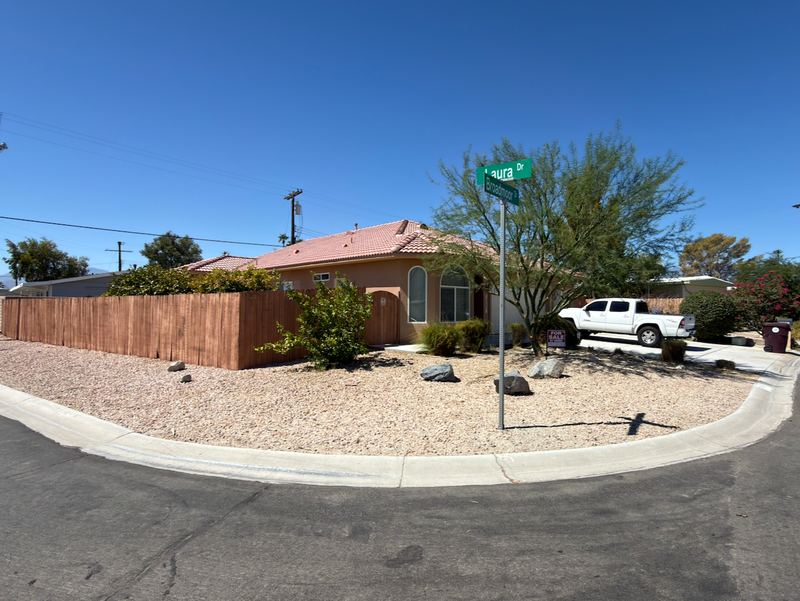 73549 Broadmoor Drive, Thousand Palms CA &mdash; photo 2 of 28